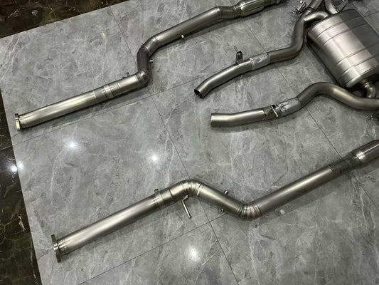 BMW X4M (F98) LCI Akrapovič Titanium Evolution Line Exhaust w/ Carbon Fiber Tips - Pre-owned