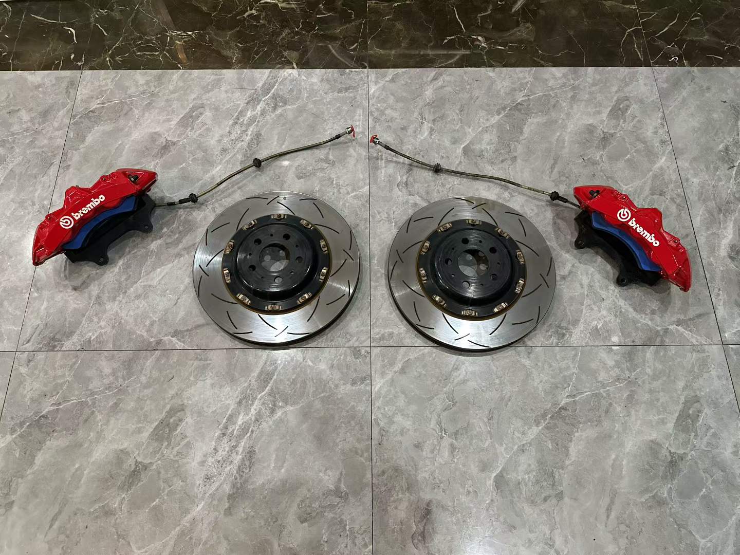๐ฎ๐น Tesla Model Y Brembo GT6 6-Piston Front Big Brake Kit - Pre-owned