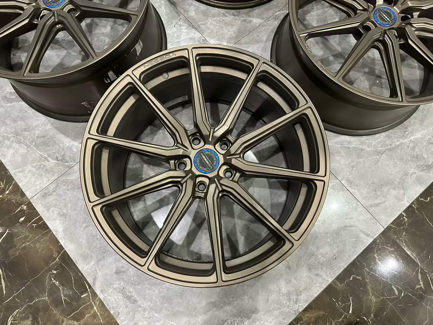 ๐บ๐ธ Vossen HF-3 21" Satin Bronze Hybrid Forged Wheel Set - Pre-owned
