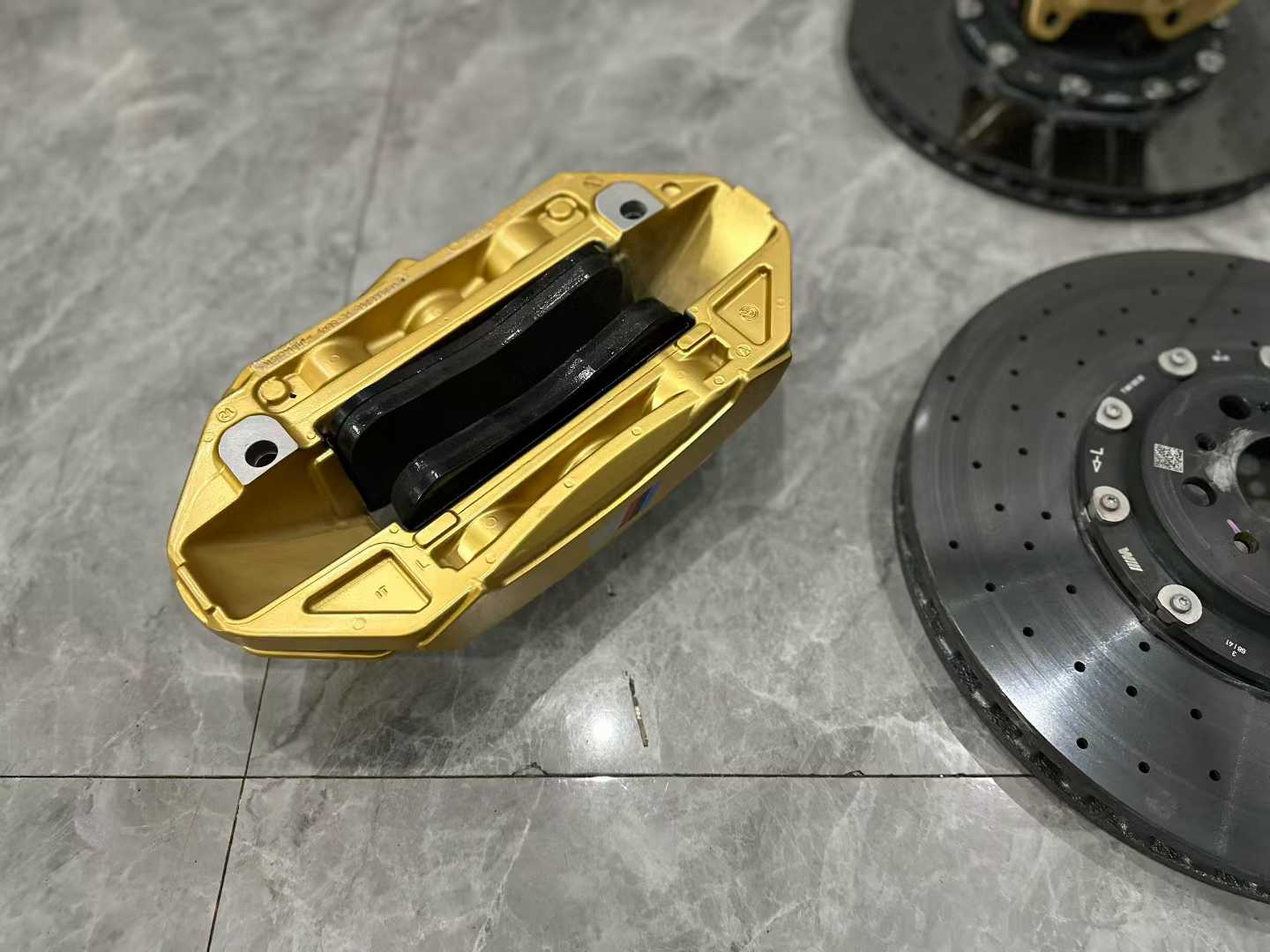 BMW M5 (F90) Genuine Carbon Ceramic Brake (CCB) Kit - Gold Calipers - Pre-owned