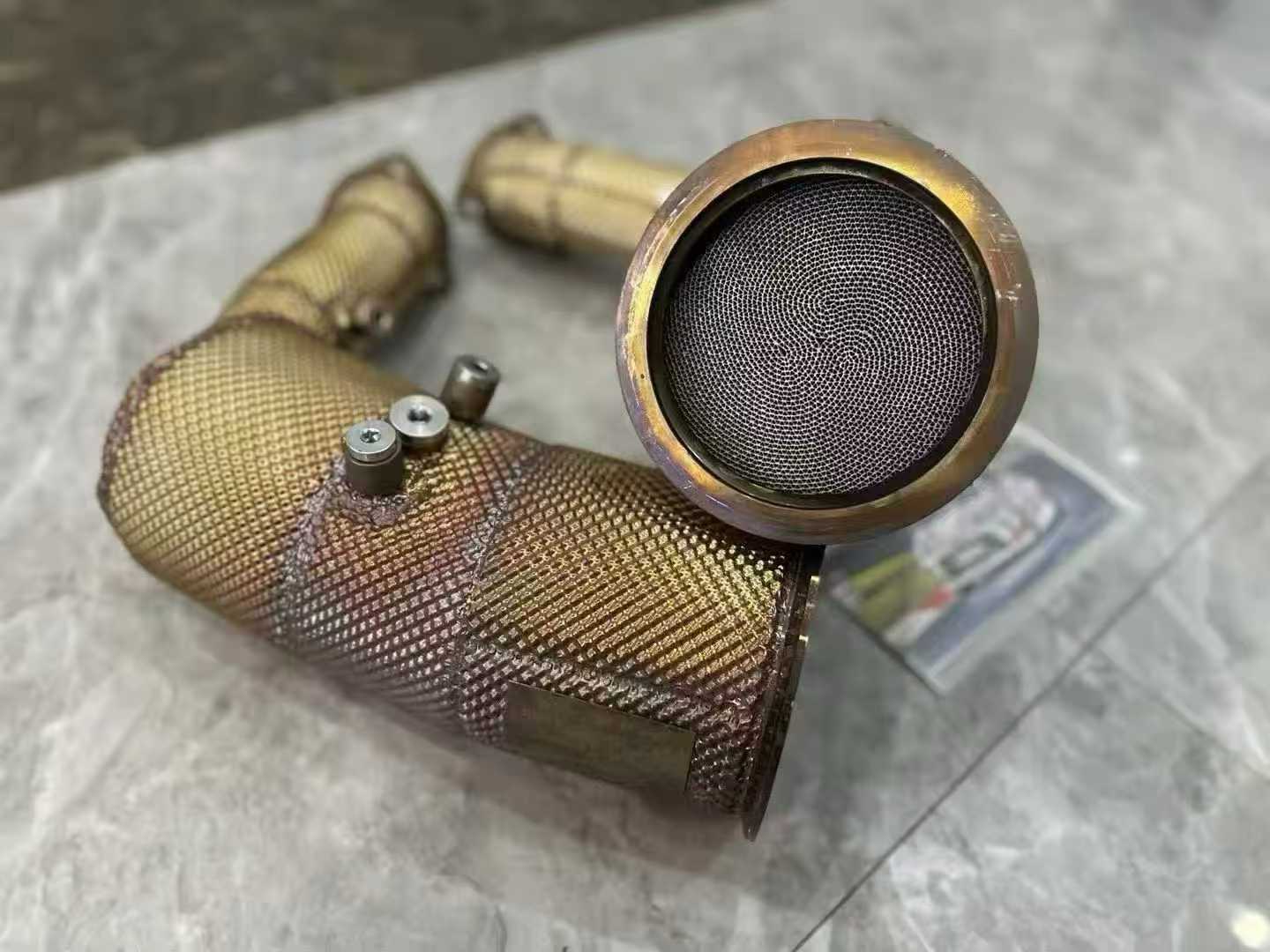 Lamborghini Urus China VI B HJS 200-Cell High-Flow Downpipes - Pre-owned