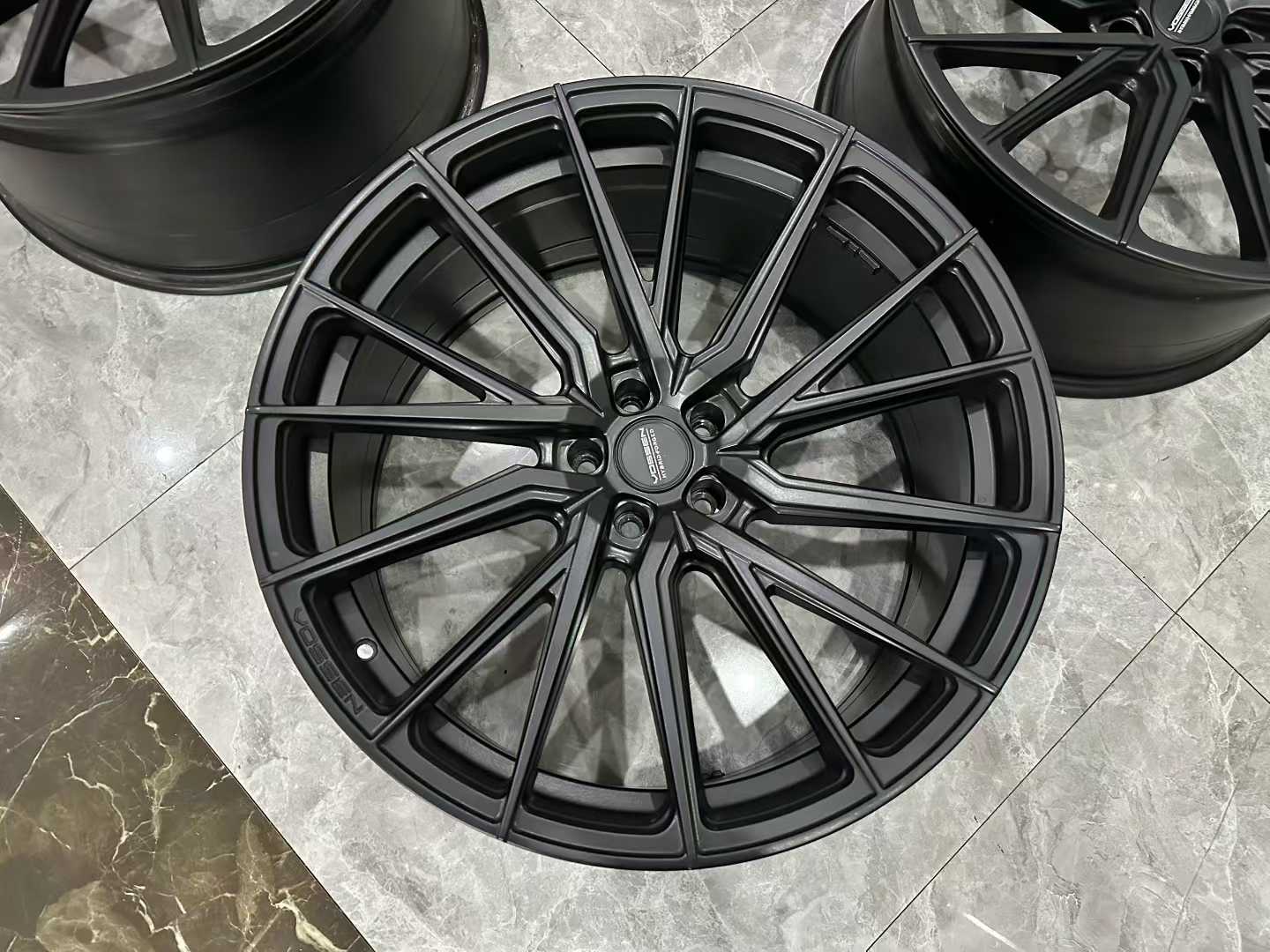 🇺🇸 VOSSEN HF-4T 22" Hybrid Forged Wheels - Gloss Black Directional Design - Pre-owned