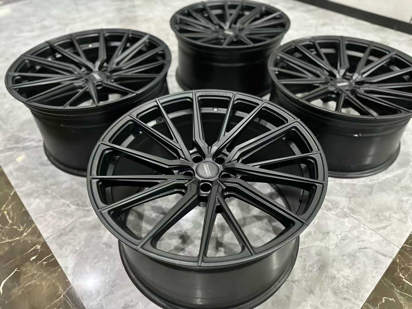 🇺🇸 VOSSEN HF-4T 22" Hybrid Forged Wheels - Gloss Black Directional Design - Pre-owned
