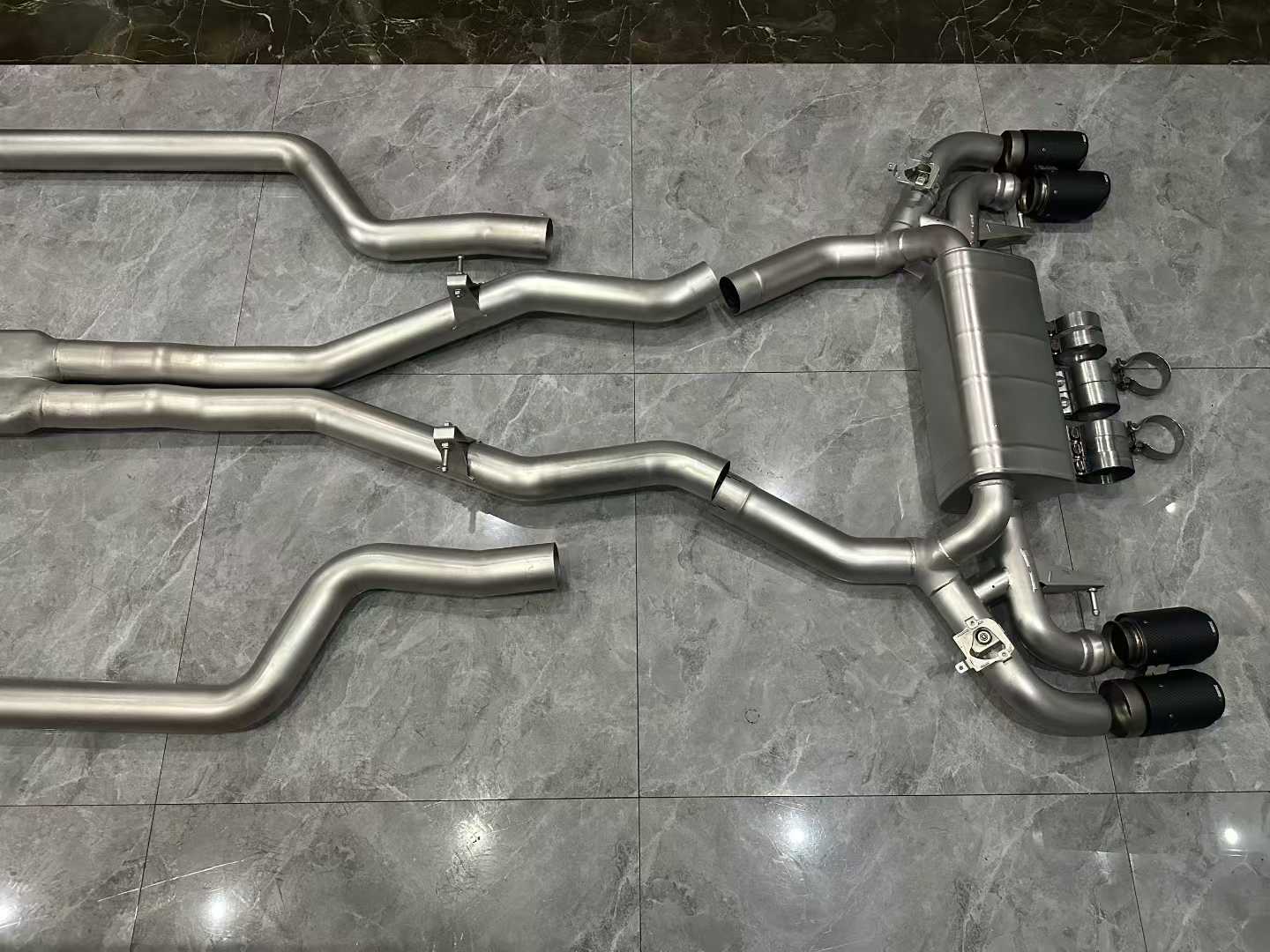 BMW M5 (F90) Akrapovič Titanium Evolution Line Exhaust w/ Carbon Fiber Tips - Pre-owned