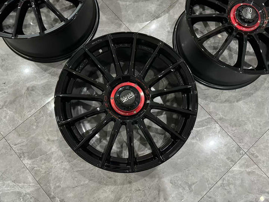 🇮🇹 OZ Racing Superturismo LM-EVO Wheels - Gloss Black - 19" Set - Pre-owned