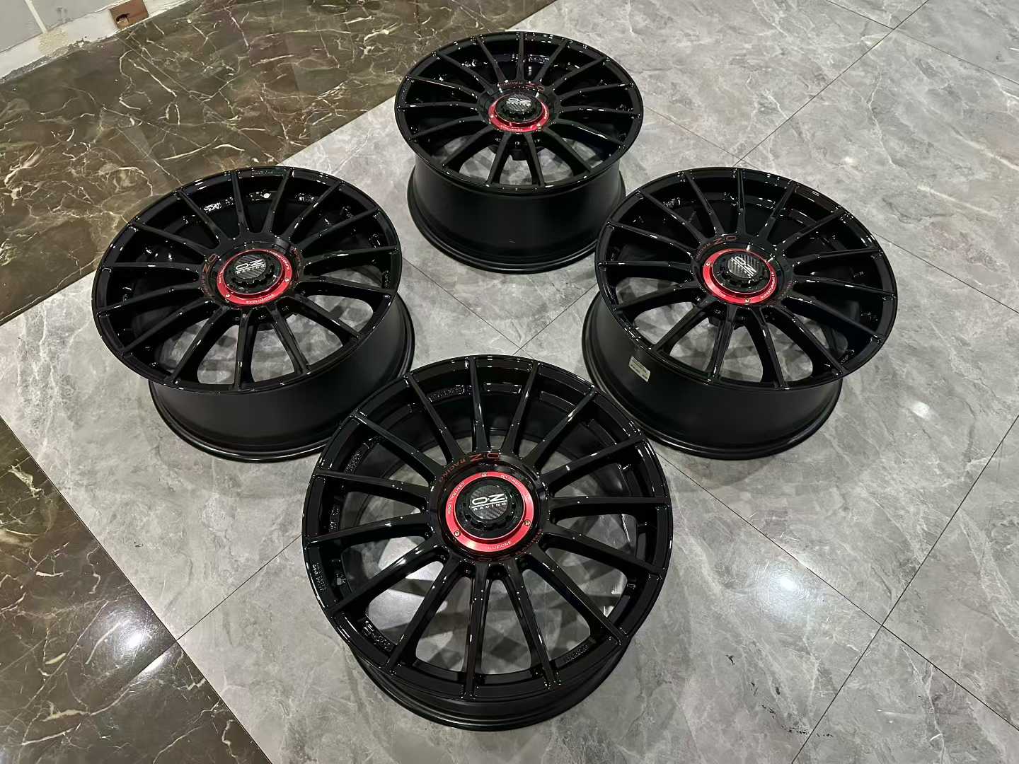 🇮🇹 OZ Racing Superturismo LM-EVO Wheels - Gloss Black - 19" Set - Pre-owned