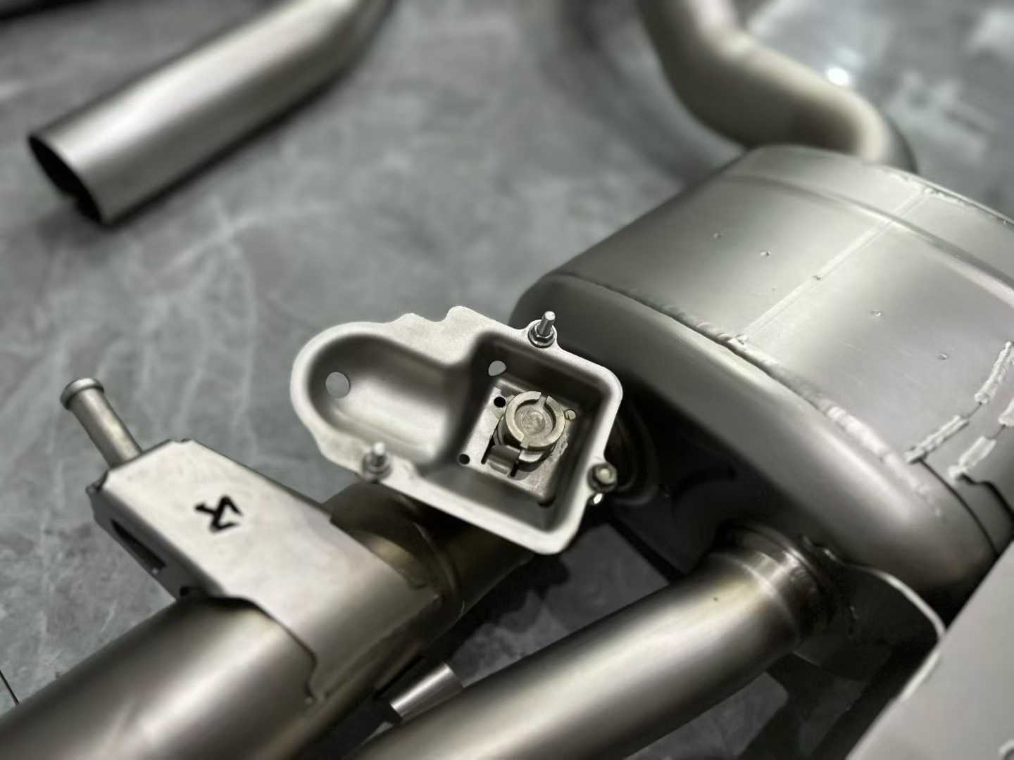 Mercedes-AMG C63 (W205) Akrapovič Titanium Evolution Line Exhaust System - Pre-owned