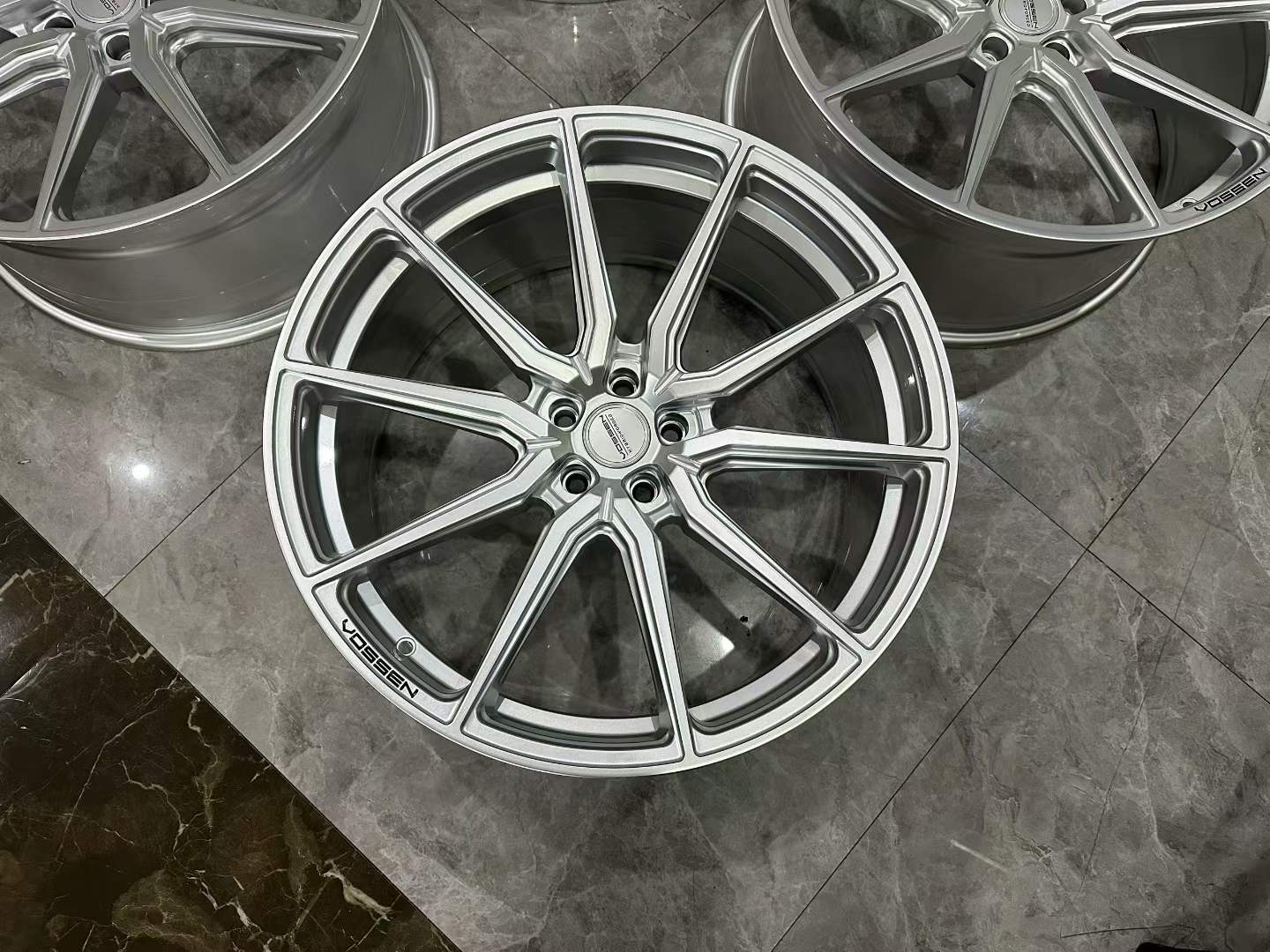 🇺🇸 Vossen HF-3 Gloss Silver 22" Hybrid Forged Wheels - Pre-owned