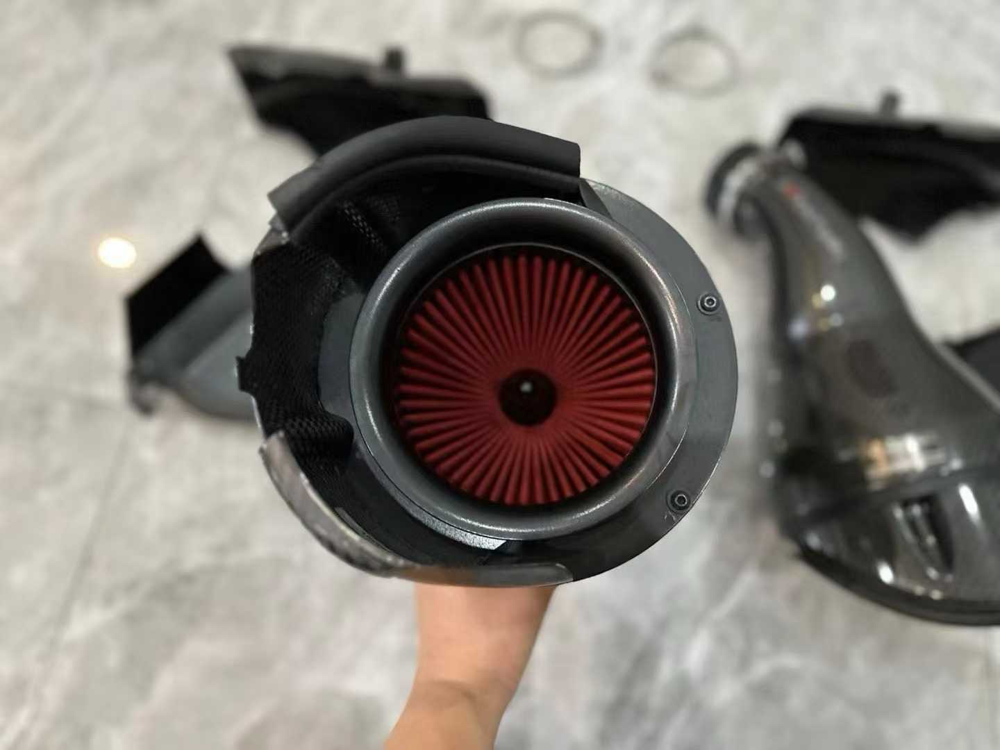 🇬🇧 BMW M5 (F90) Eventuri Black Carbon Fiber Intake System - Pre-owned
