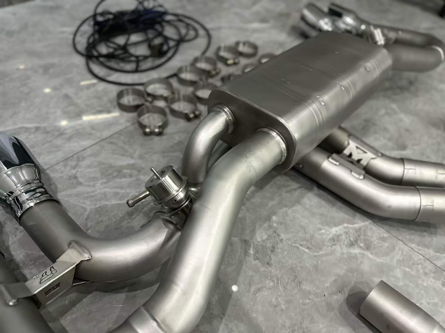 Porsche Cayenne (9Y0) iPE Valvetronic Exhaust - Cat-back w/ Front Pipes - Pre-owned