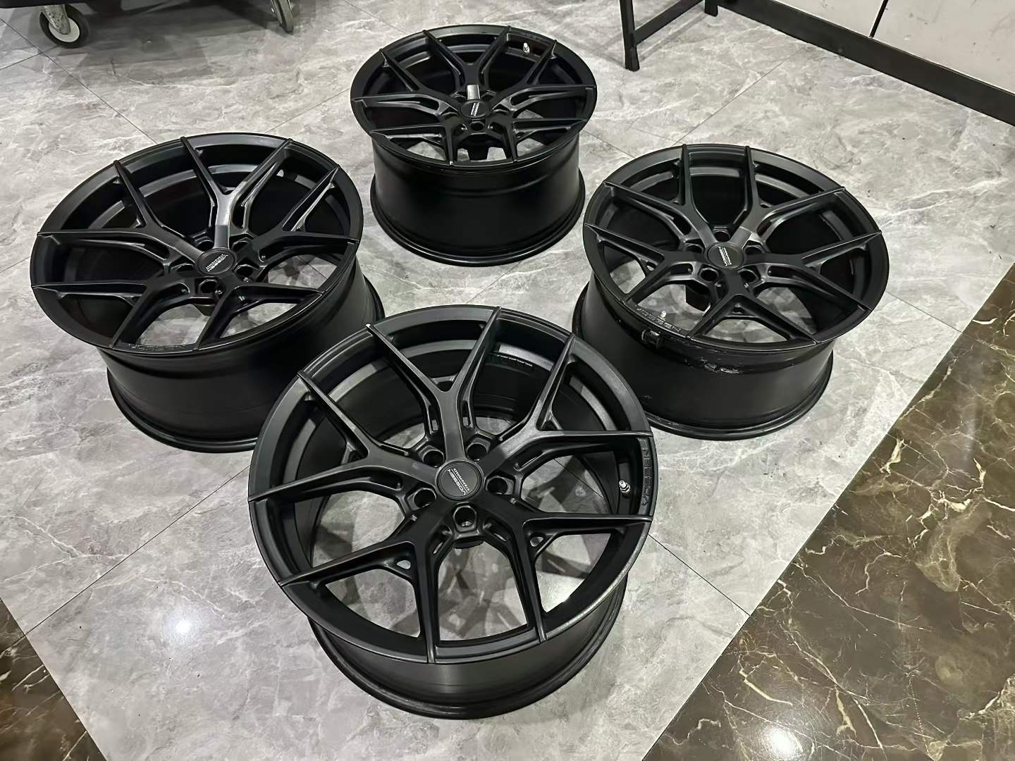 🇺🇸 Vossen HF5 Matte Black 20" Hybrid Forged Wheels - Pre-owned