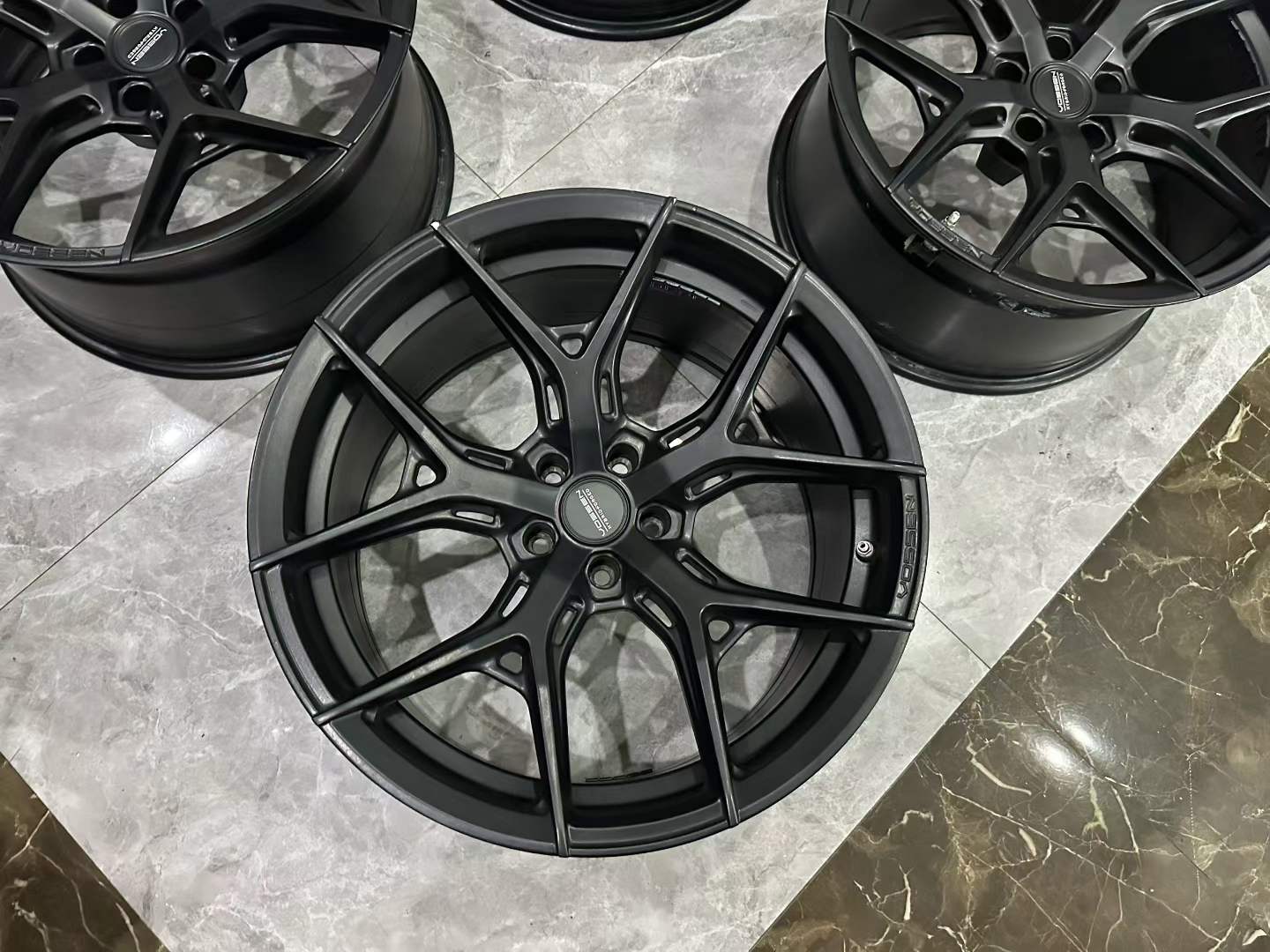 🇺🇸 Vossen HF5 Matte Black 20" Hybrid Forged Wheels - Pre-owned