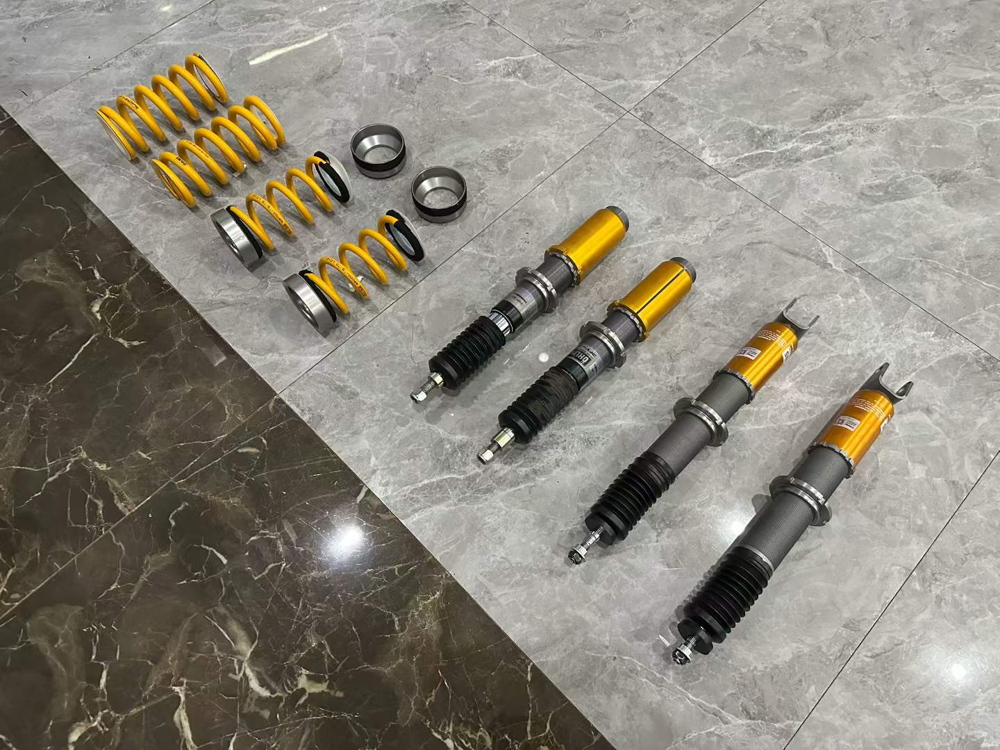 Porsche 911 (992) Öhlins Road & Track DFV Coilover Kit - Pre-owned