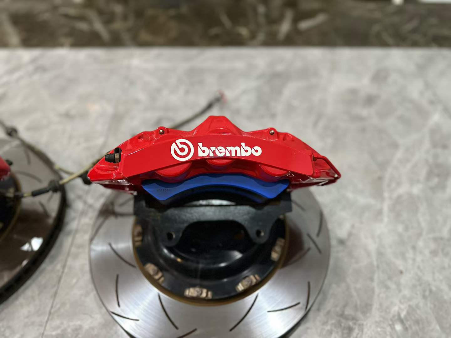 🇮🇹 Tesla Model Y Brembo GT6 6-Piston Front Big Brake Kit - Pre-owned