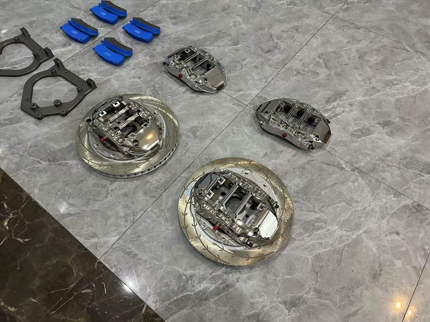 🇯🇵 Endless MONO 6 Front and Rear Monoblock Brake Kit Limited Chrome Edition - New