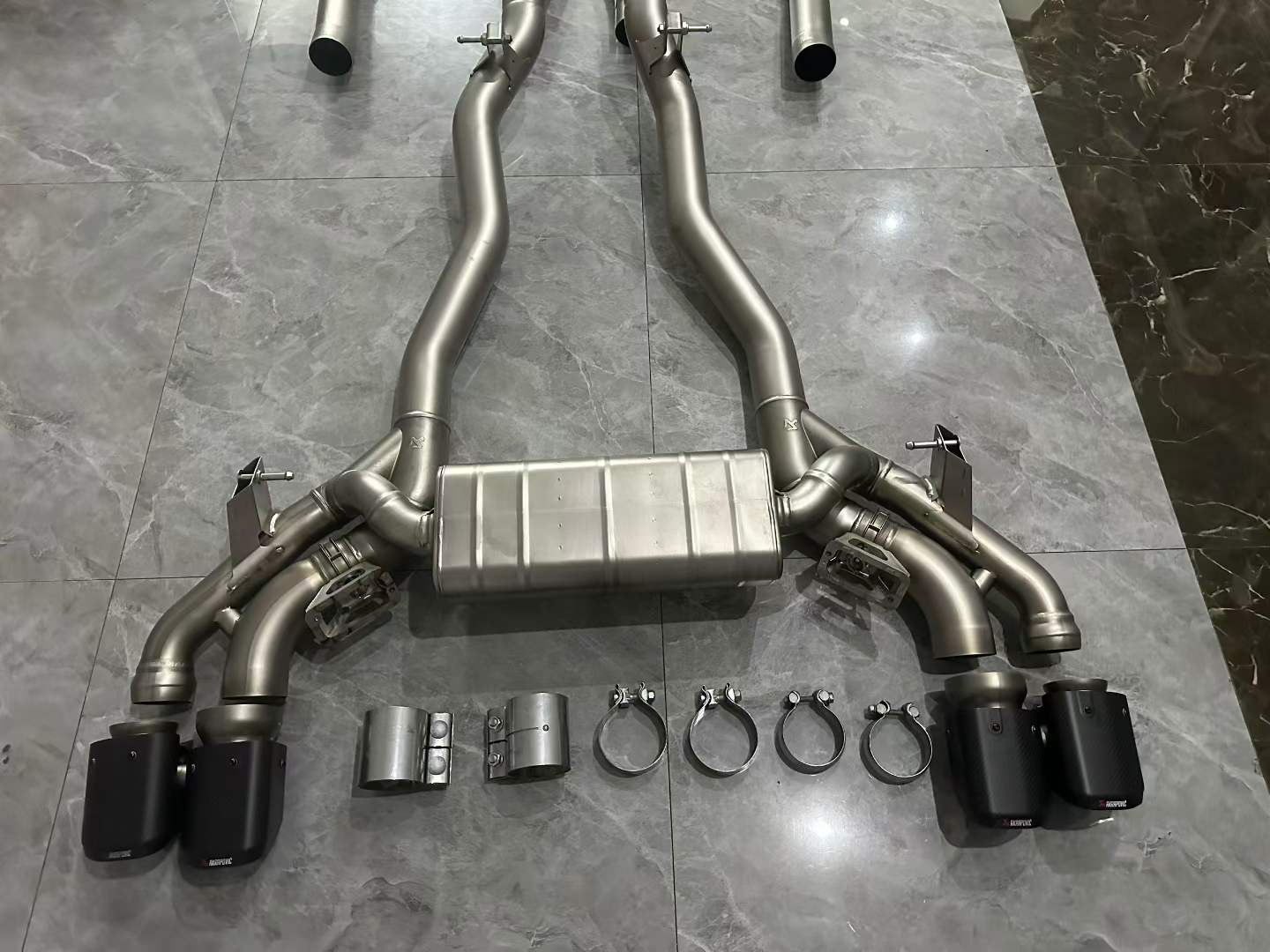 🇸🇰 BMW M5 (G90) Akrapovič Titanium Evolution Line Exhaust System - Pre-owned