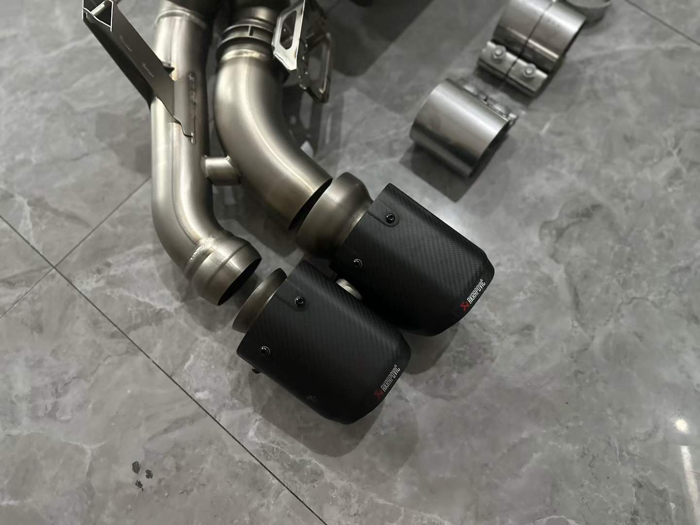 🇸🇰 BMW M5 (G90) Akrapovič Titanium Evolution Line Exhaust System - Pre-owned
