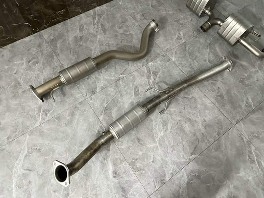 🇸🇰 Toyota GR Yaris Akrapovič Titanium Evolution Line Exhaust System w/ tips - Pre-owned